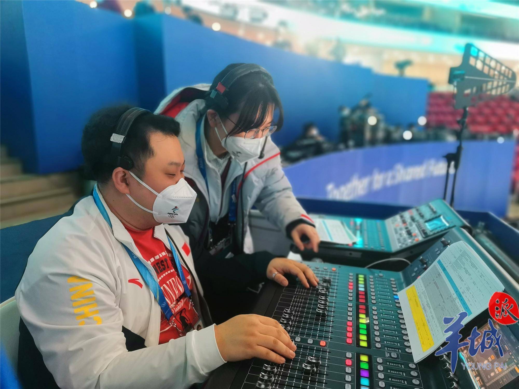  FPX带队取胜！，费德勒重要时刻晋级下一阶段赛场气氛高涨