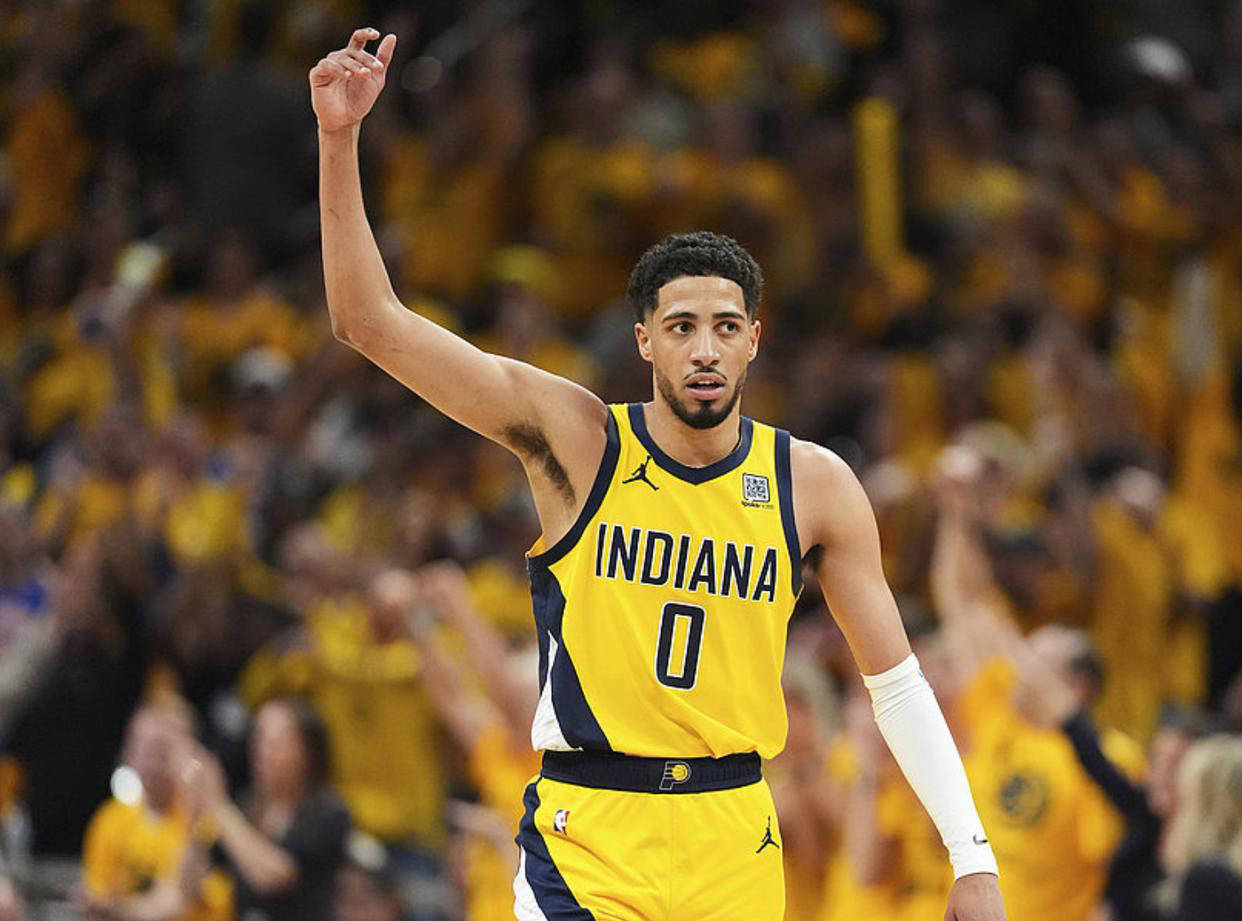 包含西亚卡姆回归赛场，精彩发挥首场状态亮眼，掘金观众沸腾！的词条