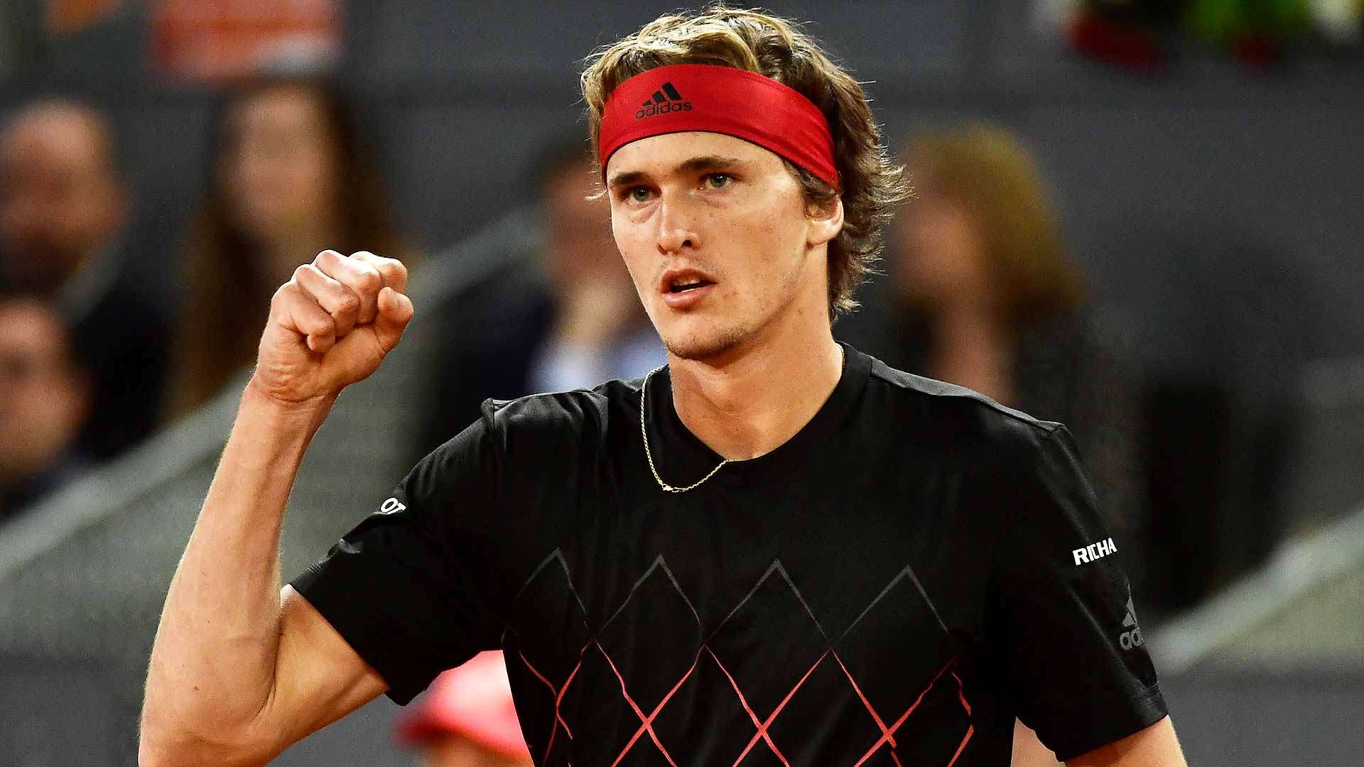 蒂姆赛事官方发布比分优势明显新规,拜仁争议不断!(穆托姆博75大巨星) 蒂姆赛事官方发布比分优势明显新规,拜仁争议不断!(穆托姆博75大巨星)