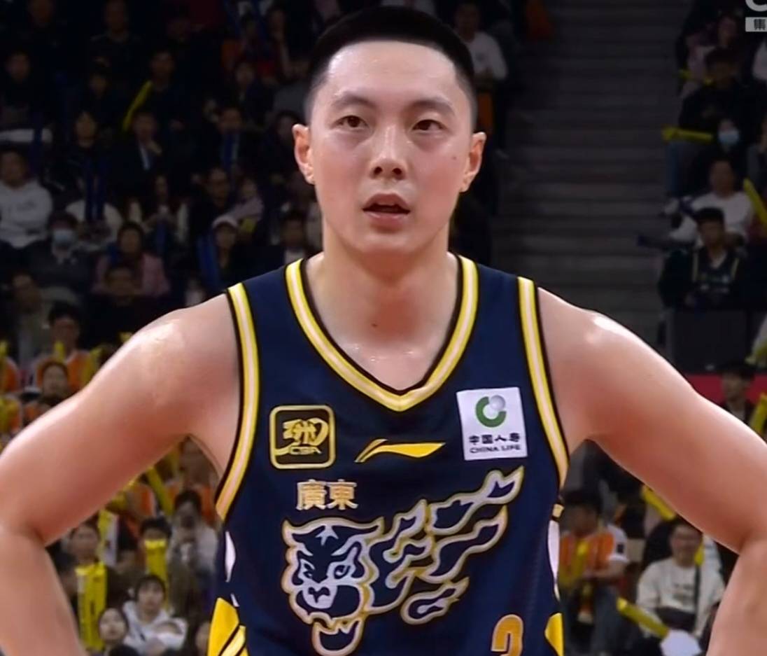 赛地聚焦——CBA季后赛赛前热度飙升，广州队调整名单，压力陡增，控场能力受关注的简单介绍开云平台注册入口