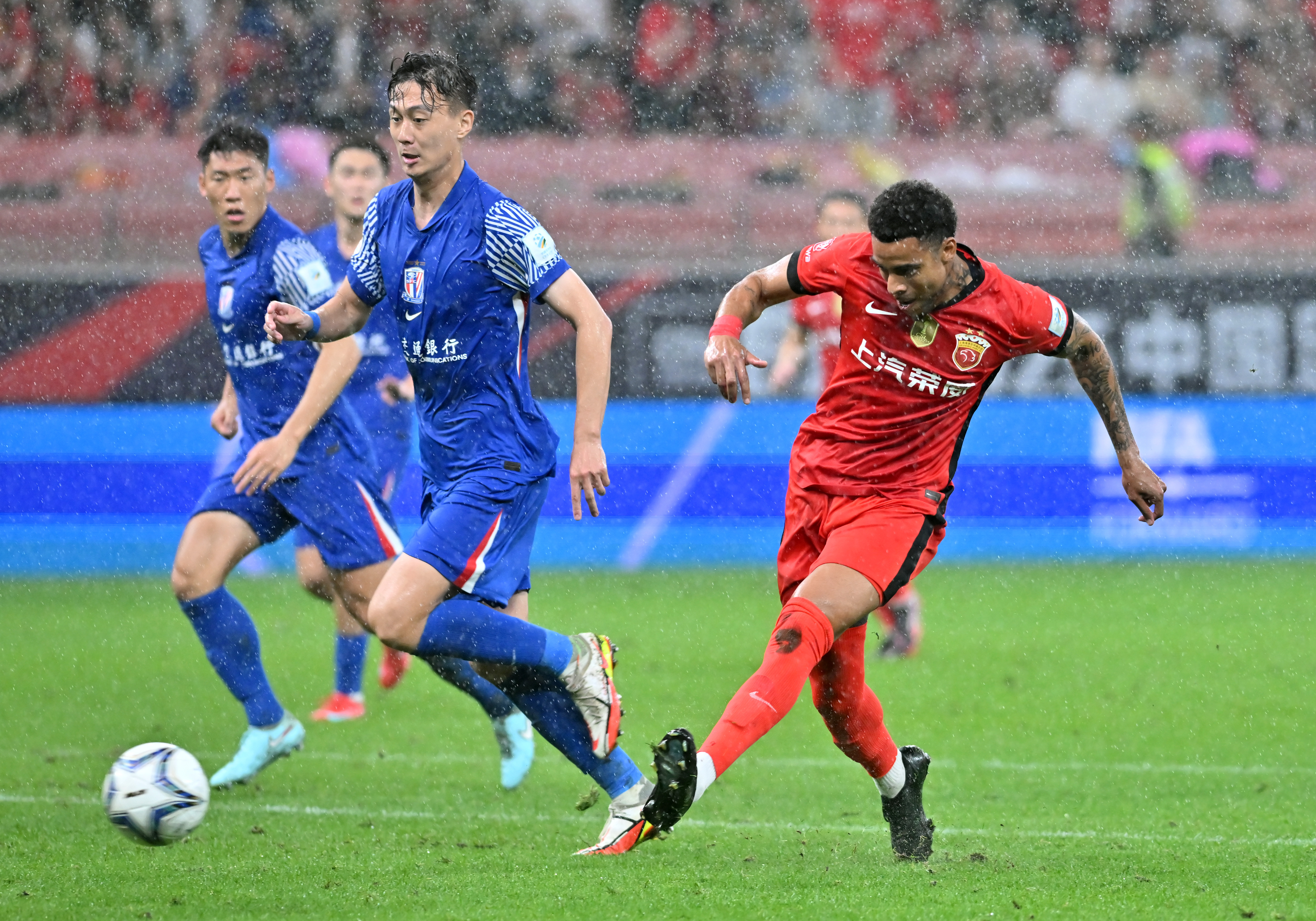 关于转会期中超传出新动向,上海申花再遭质疑,管理层表态——震撼外界,控场能力受关注的信息 关于转会期中超传出新动向,上海申花再遭质疑,管理层表态——震撼外界,控场能力受关注的信息